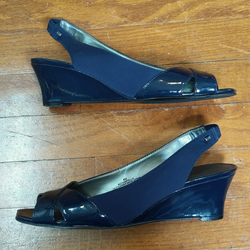 Bandolino Navy peep toe wedges with slingback - Picture 1 of 9